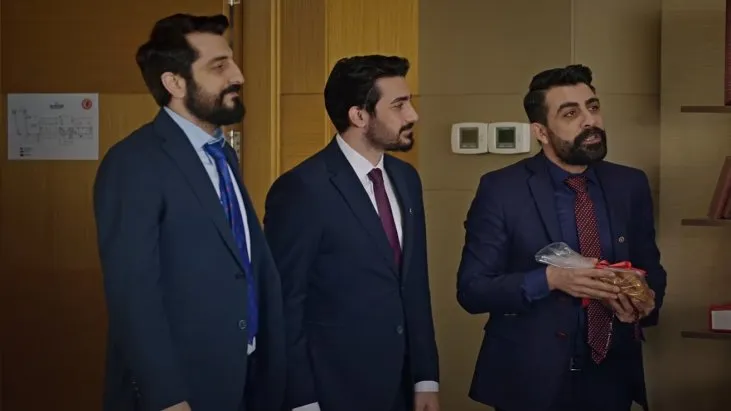 İllegal Hayatlar: Meclis izle